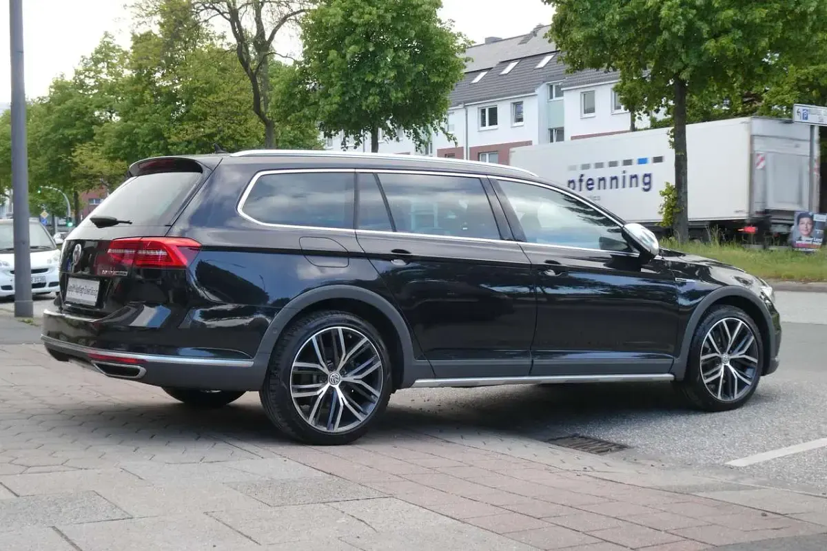 Gebraucht VW Passat Alltrack 239 PS (175 kW) 2017 Schwarz Kombi