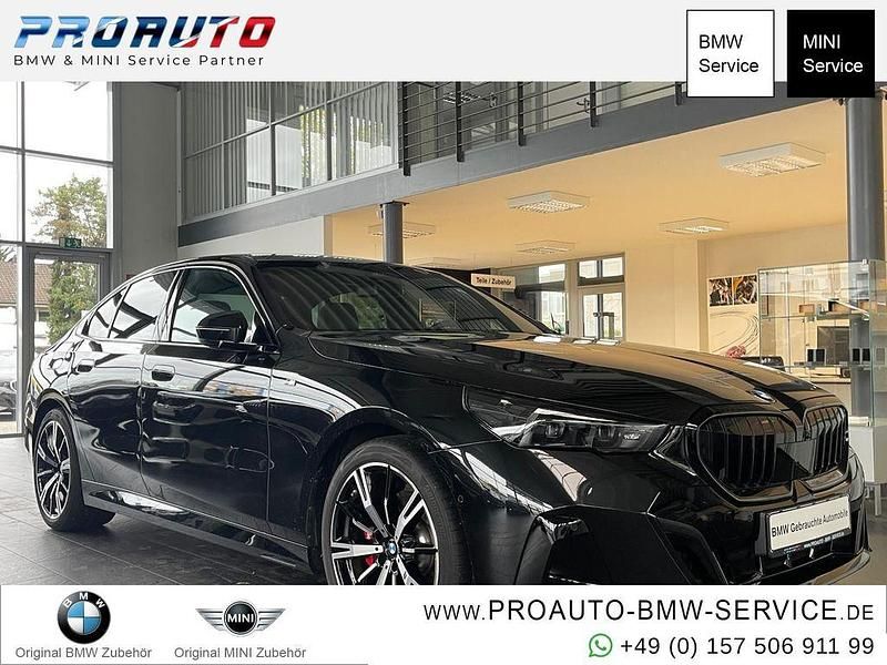 Black sapphire Gebraucht 2025 BMW 520 M Sport Limousine | 54.990 € (Fairer Preis) - Bild 1/4