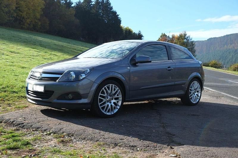 Gebraucht 2006 Opel Astra GTC Limousine | 3.450 € (Fairer Preis) - Bild 1/4