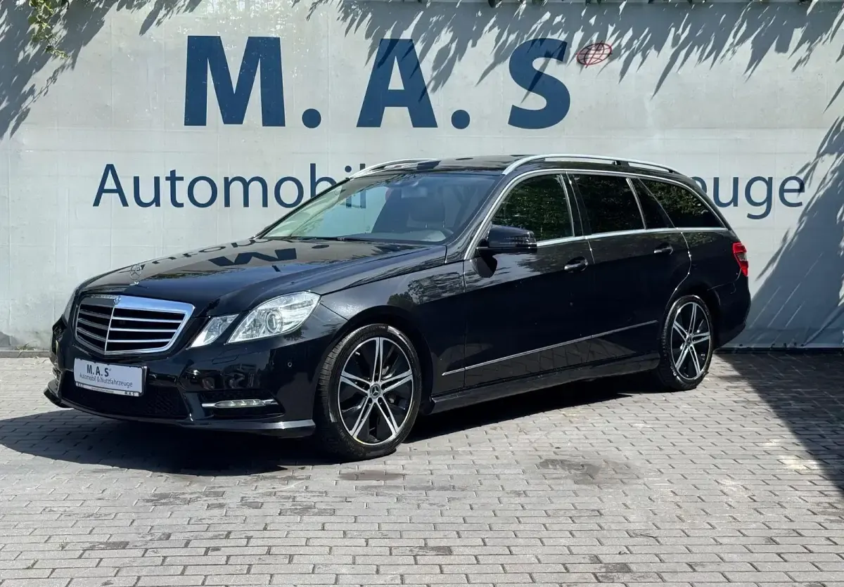 Gebraucht Mercedes E350 265 PS (194 kW) 2013 Schwarz Kombi