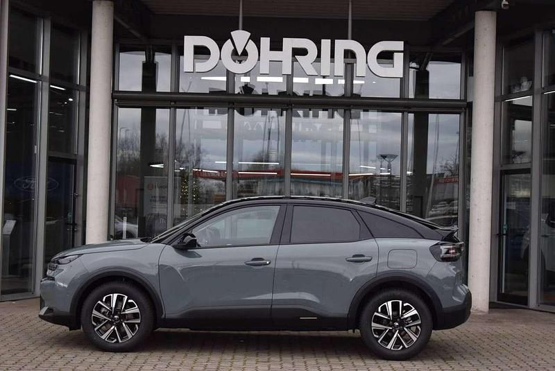 Neu Citroën C4 131 PS (96 kW) 2025 Manhattan grün Limousine