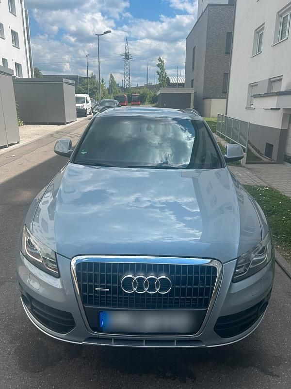 Silber Gebraucht 2009 Audi Q5 Ambiente SUV | 11.500 € (Fairer Preis) - Bild 1/4