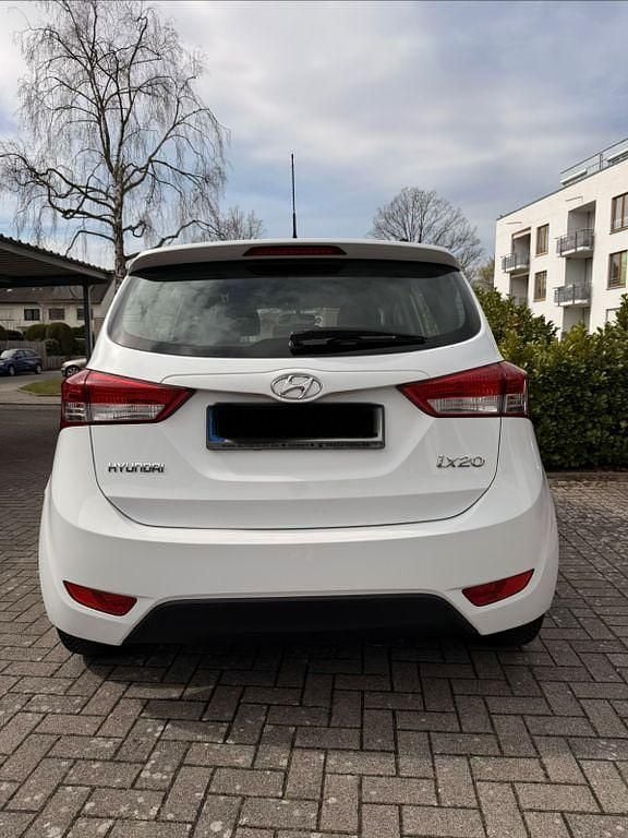 Gebraucht Hyundai ix20 Classic 90 PS (66 kW) 2011 Weiß Kleinwagen