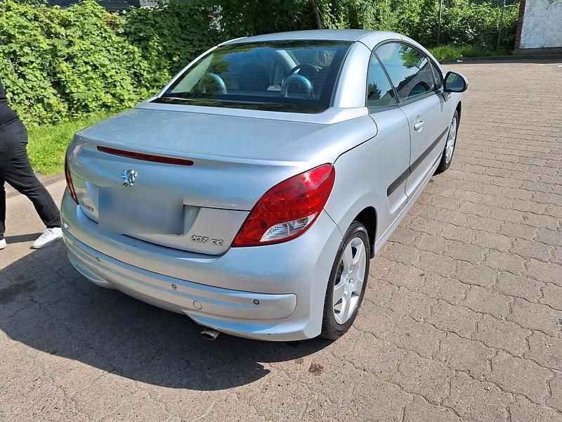 Gebraucht Peugeot 207 CC 120 PS (88 kW) 2011 Silber Cabrio