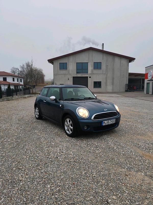 Gebraucht Mini Cooper 75 PS (55 kW) 2009 Blau Kleinwagen