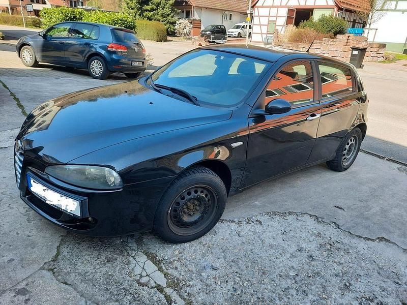 Gebraucht Alfa Romeo 147 Distinctive 116 PS (85 kW) 2005 Schwarz Kleinwagen