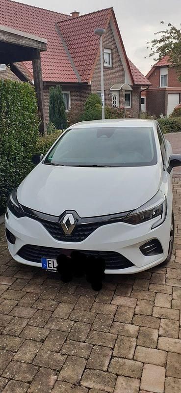 Weiß Gebraucht 2023 Renault Clio V Evolution Kleinwagen | 14.950 € (Fairer Preis) - Bild 1/4