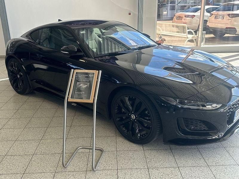 Schwarz Gebraucht 2024 Jaguar F-Type R-Dynamic Coupé | 59.300 € (Etwas zu teuer) - Bild 1/4