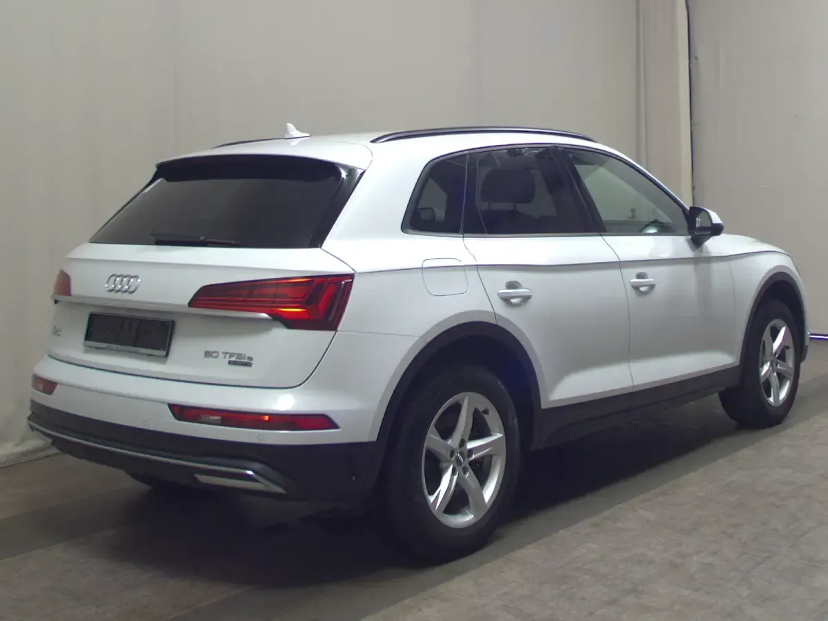 Gebraucht Audi Q5 Basis 299 PS (219 kW) 2022 Gletscherweiss metallic SUV