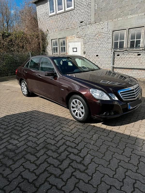 Gebraucht Mercedes 250 204 PS (150 kW) 2009 Braun Limousine