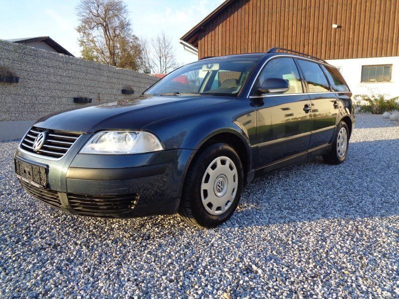 Gebraucht VW Passat 150 PS (110 kW) 2004 Blau Kombi