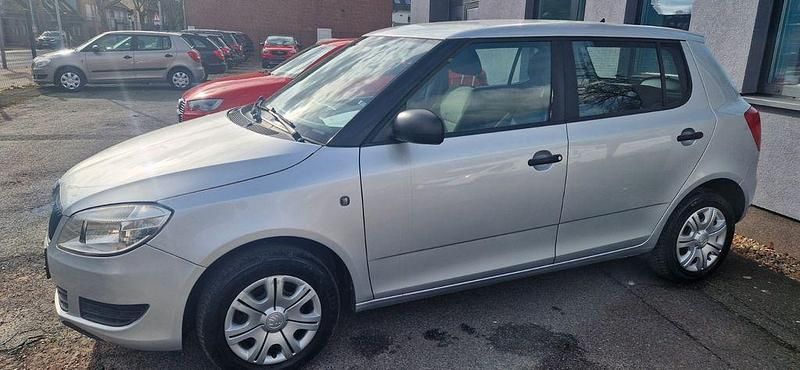 Gebraucht Skoda Fabia Cool Edition 60 PS (44 kW) 2015 Silber Limousine