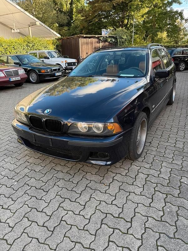 Blau Gebraucht 2000 BMW 523 Kombi | 1.290 € (Superpreis) - Bild 1/4