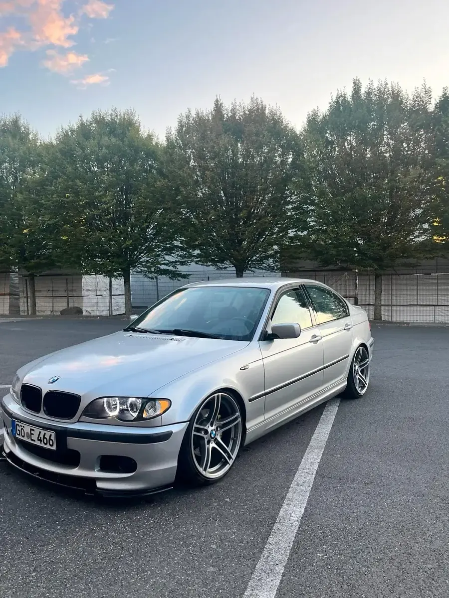 Gebraucht BMW 325 200 PS (147 kW) 2002 Silber Limousine