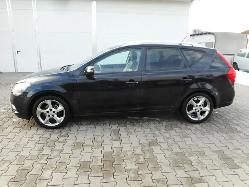 Gebraucht Kia Ceed Sportswagon 128 PS (94 kW) 2011 Schwarz Kombi
