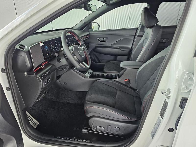 Gebraucht Hyundai Kona N Line 137 PS (100 kW) 2024 Atlas white SUV