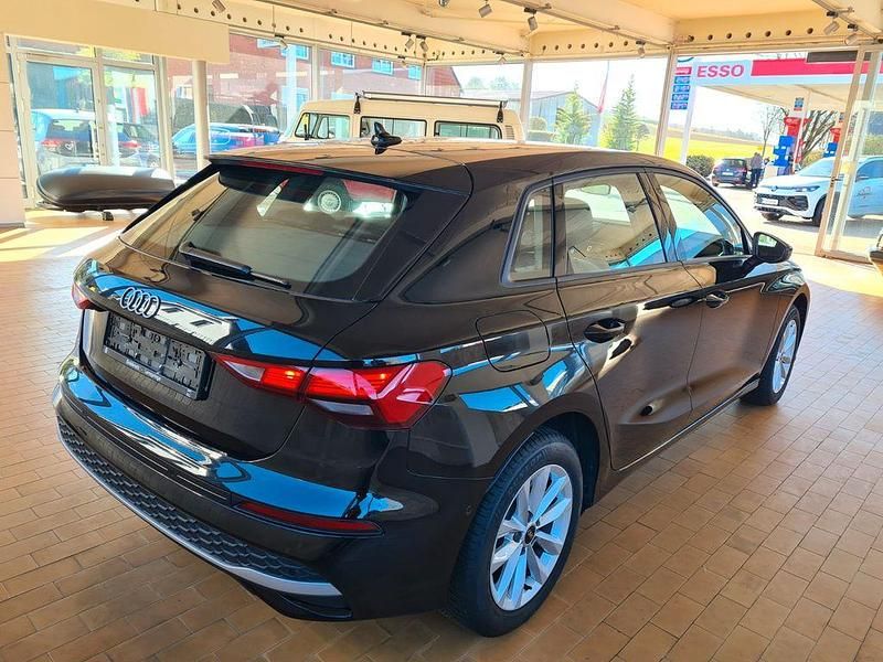 Gebraucht Audi A3 Ambiente 116 PS (85 kW) 2025 Brillantschwarz Limousine
