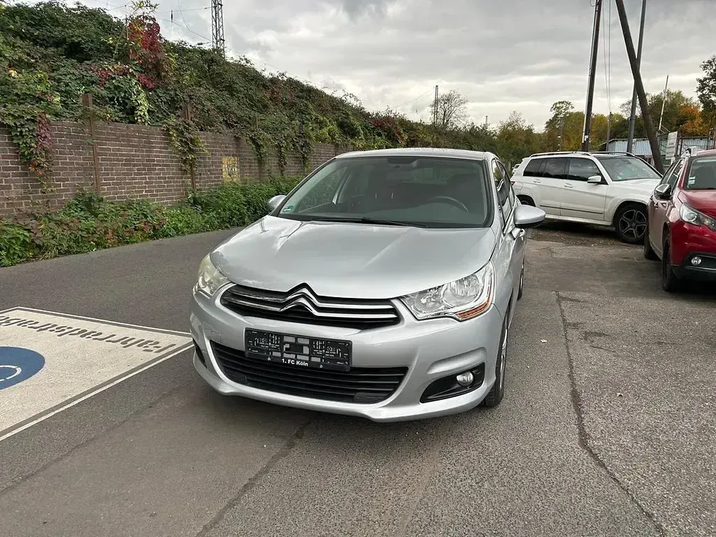 Gebraucht Citroën C4 Tendance 120 PS (88 kW) 2011 Silber Limousine