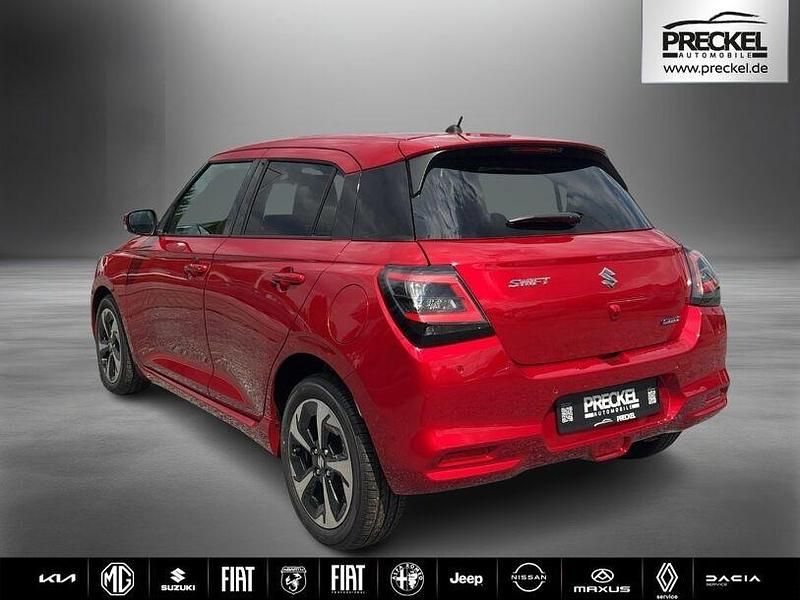 Gebraucht Suzuki Swift 61 PS (44 kW) 2025 Rot Kleinwagen