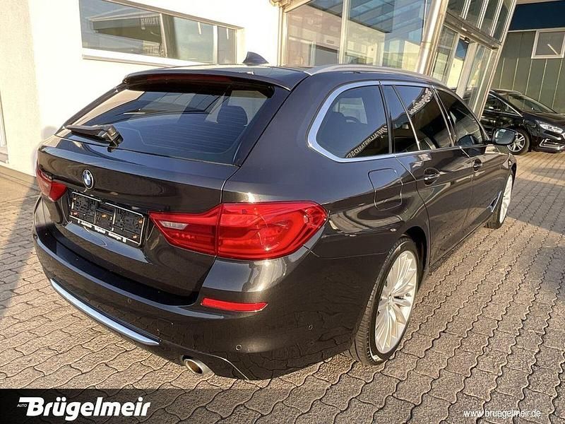 Gebraucht BMW 520 Luxury Line 190 PS (139 kW) 2018 Sophistograu brillanteffekt me Kombi