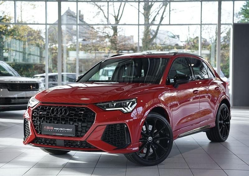 Rot Gebraucht 2022 Audi RS Q3 Ambiente SUV | 51.800 € (Guter Preis) - Bild 1/4