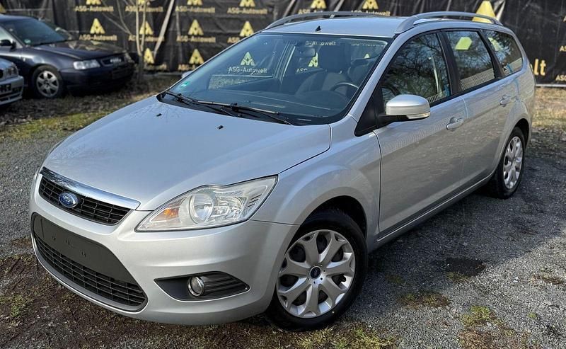 Gebraucht Ford Focus Titanium 101 PS (74 kW) 2010 Silber Kombi