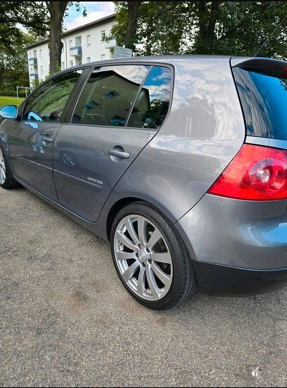 Grau Gebraucht 2008 VW Golf VI United Kleinwagen | 3.499 € (Fairer Preis) - Bild 1/4