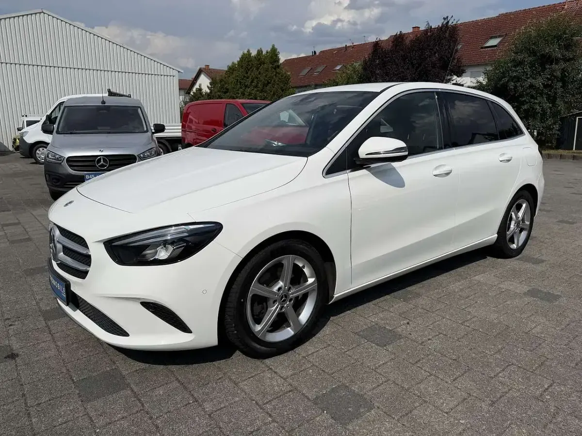 Gebraucht Mercedes B200 Progressive 150 PS (110 kW) 2022 Polarweiss  unilack Kleinwagen