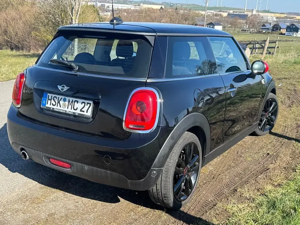 Gebraucht Mini Cooper D 116 PS (85 kW) 2016 Schwarz Kleinwagen