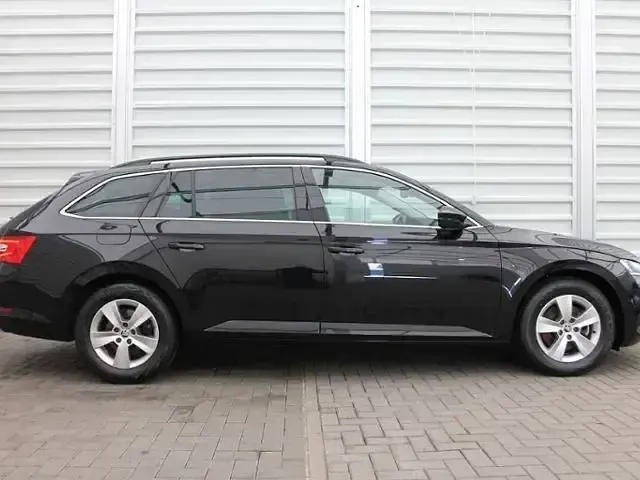 Usata Skoda Superb Ambition 150 CV (110 kW) 2022 Nero Station wagon