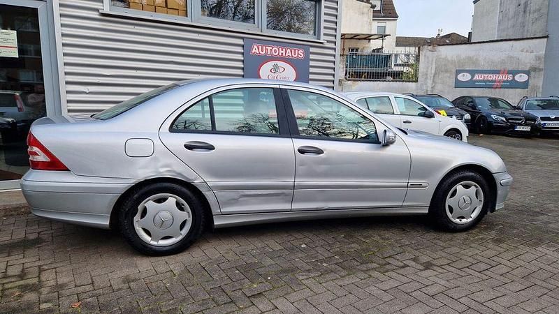 Gebraucht Mercedes C180 143 PS (105 kW) 2005 Silber Limousine