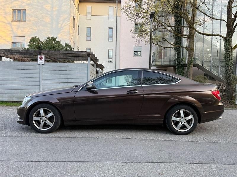 Gebraucht Mercedes 220 170 PS (125 kW) 2012 Braun Coupé