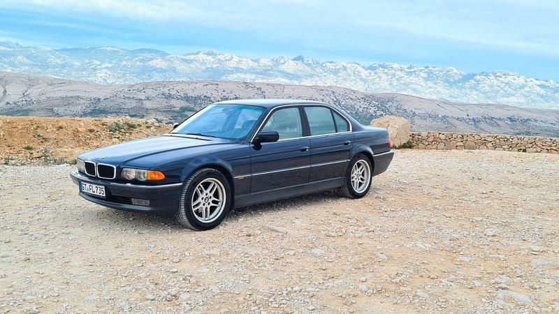 Gebraucht BMW 735 Basis 238 PS (175 kW) 2001 Blau Limousine