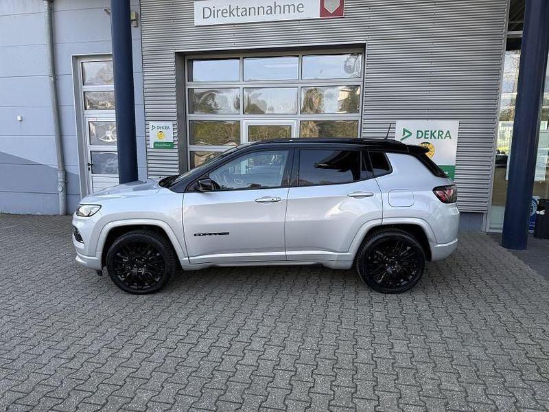 Gebraucht Jeep Compass 241 PS (177 kW) 2022 Silber SUV