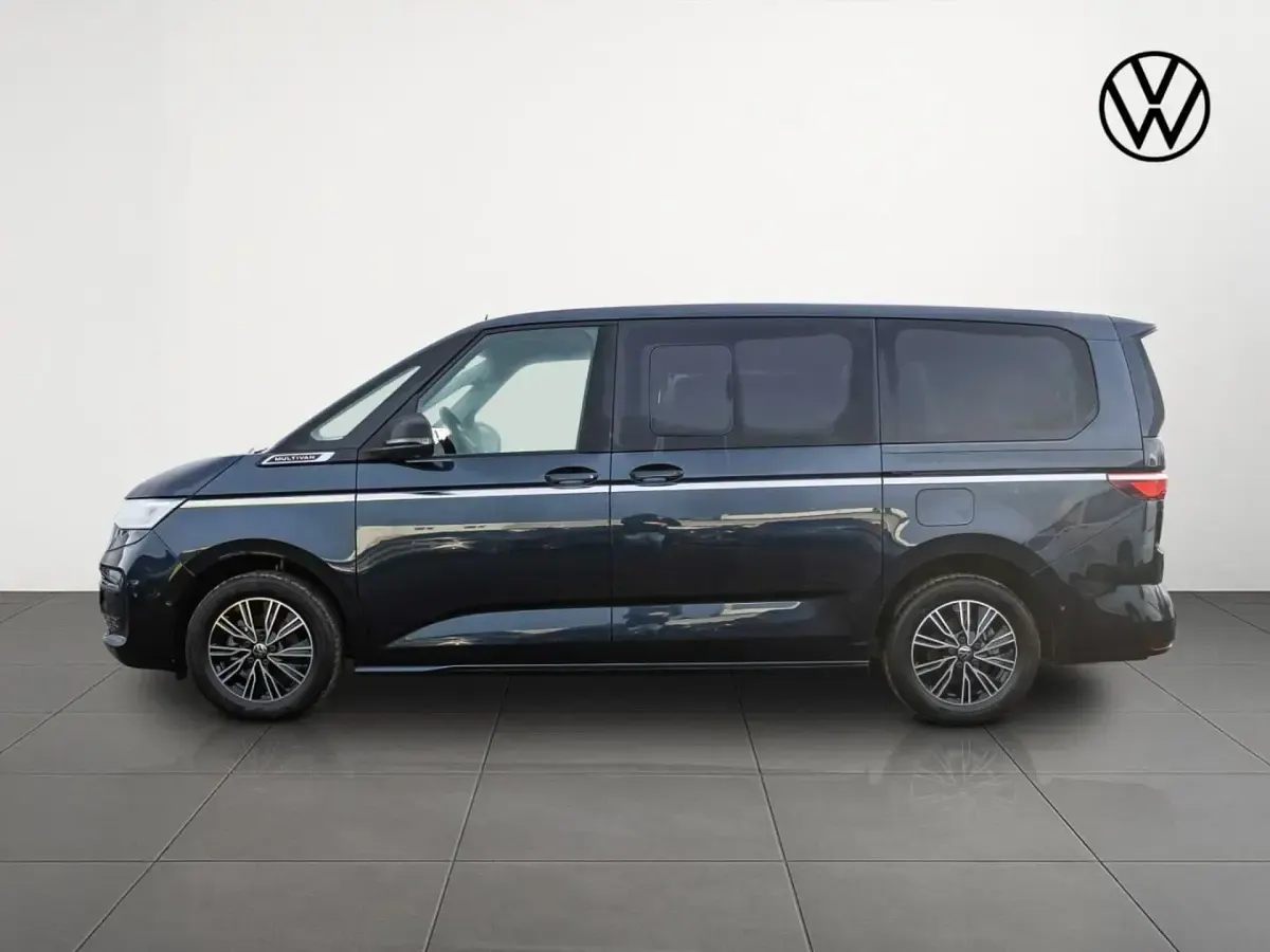 Używany VW Multivan Style 150 KM (110 kW) 2024 Niebieski Minivan