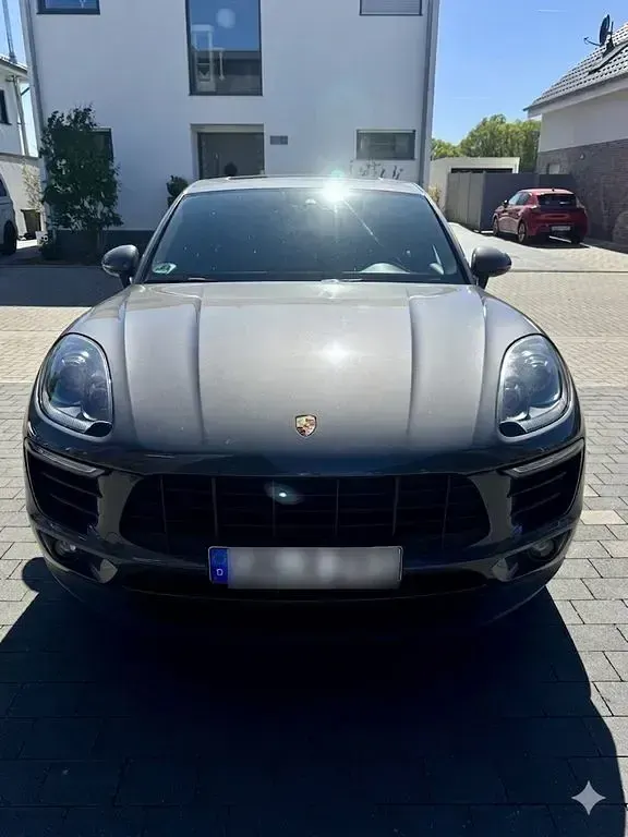 Gebraucht Porsche Macan Turbo 258 PS (189 kW) 2016 Grau SUV