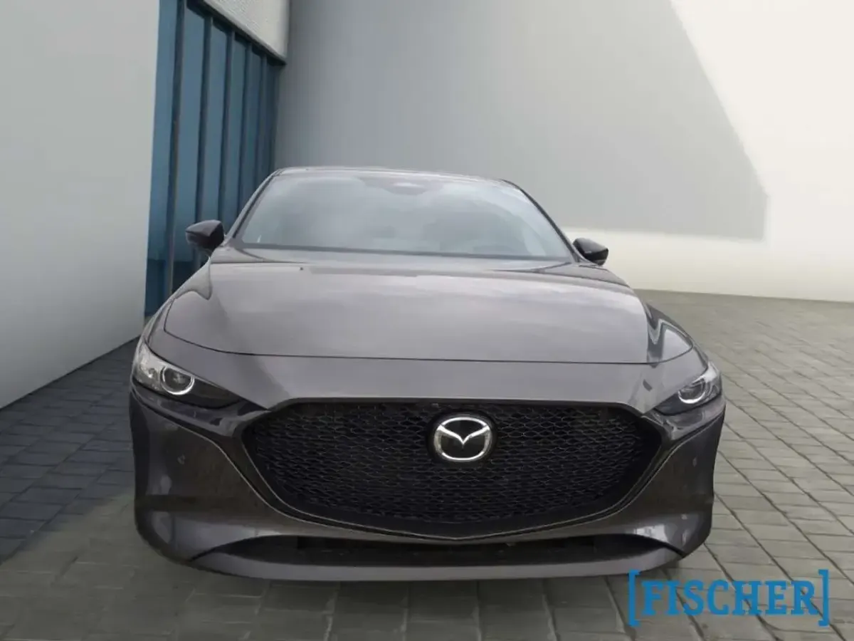 Neu Mazda 3 Homura-Line 140 PS (102 kW) 2026 Machine grey Limousine