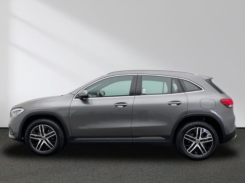 Gebraucht Mercedes GLA200 Progressive 163 PS (119 kW) 2020 Grau SUV