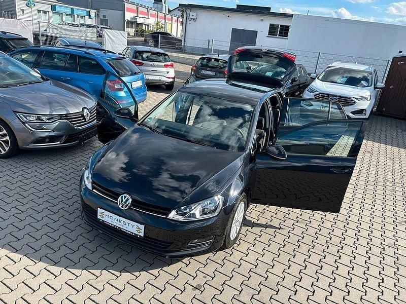 Schwarz Gebraucht 2015 VW Golf VII Comfortline Limousine | 7.990 € (Guter Preis) - Bild 1/3