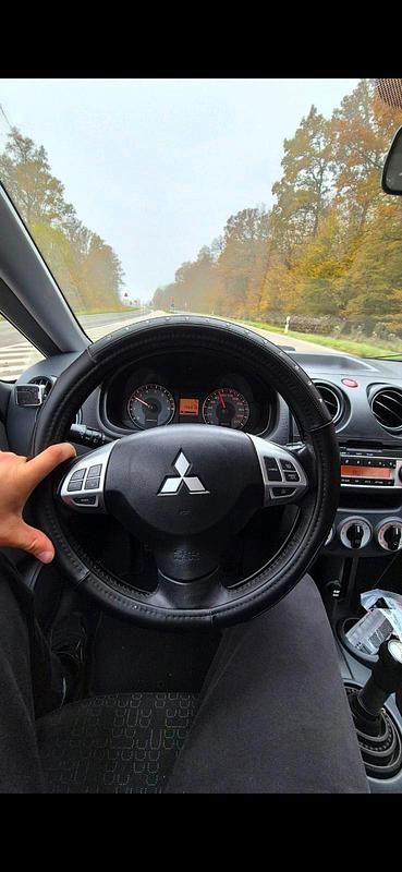 Gebraucht Mitsubishi Colt 95 PS (69 kW) 2011 Schwarz Kleinwagen