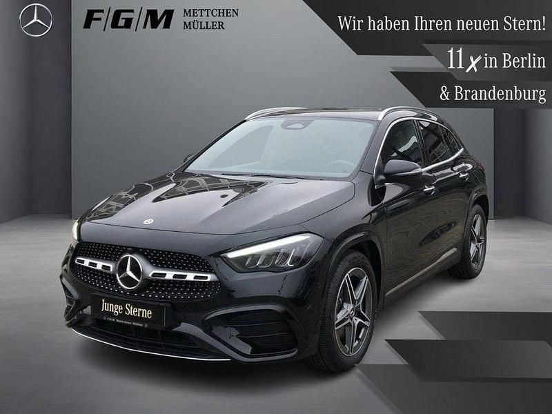 Metalliclack kosmosschwarz Gebraucht 2024 Mercedes GLA180 AMG line SUV | 38.770 € (Fairer Preis) - Bild 1/4