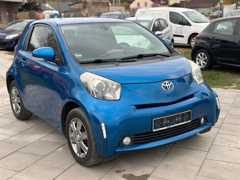 Blau Gebraucht 2012 Toyota iQ Kleinwagen | 4.998 € (Guter Preis) - Bild 1/4