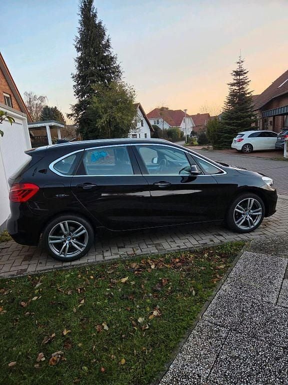 Gebraucht BMW 216 Active Tourer 116 PS (85 kW) 2015 Braun Van / Kleinbus