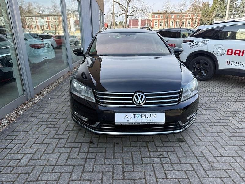 Gebraucht VW Passat Highline 140 PS (102 kW) 2013 Deep black perleffekt Kombi