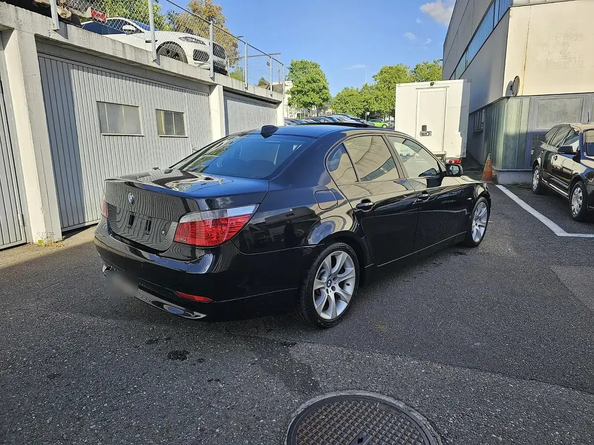 Gebraucht BMW 550 367 PS (269 kW) 2006 Schwarz Limousine