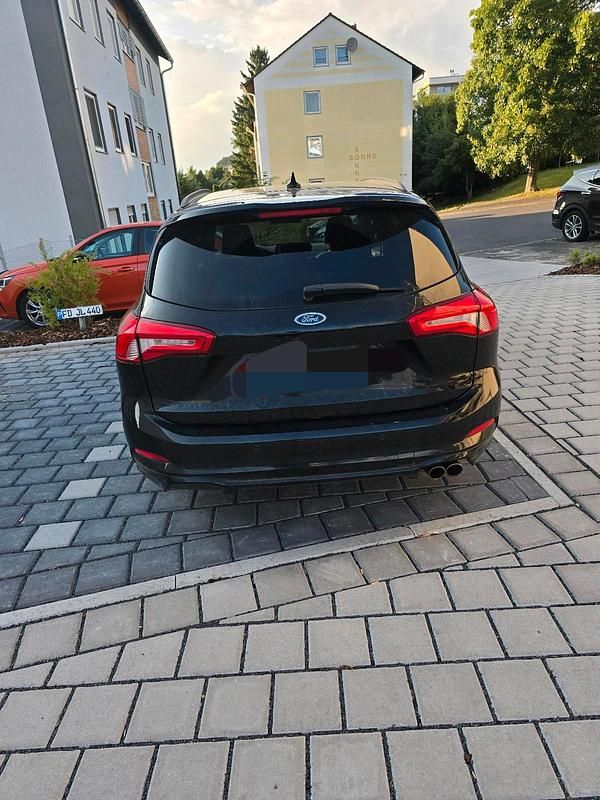 Gebraucht Ford Focus ST 182 PS (133 kW) 2019 Schwarz Kombi