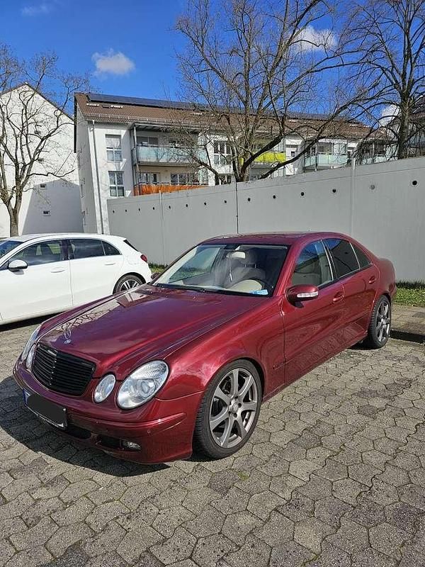 Gebraucht Mercedes E220 Classic 150 PS (110 kW) 2004 Limousine