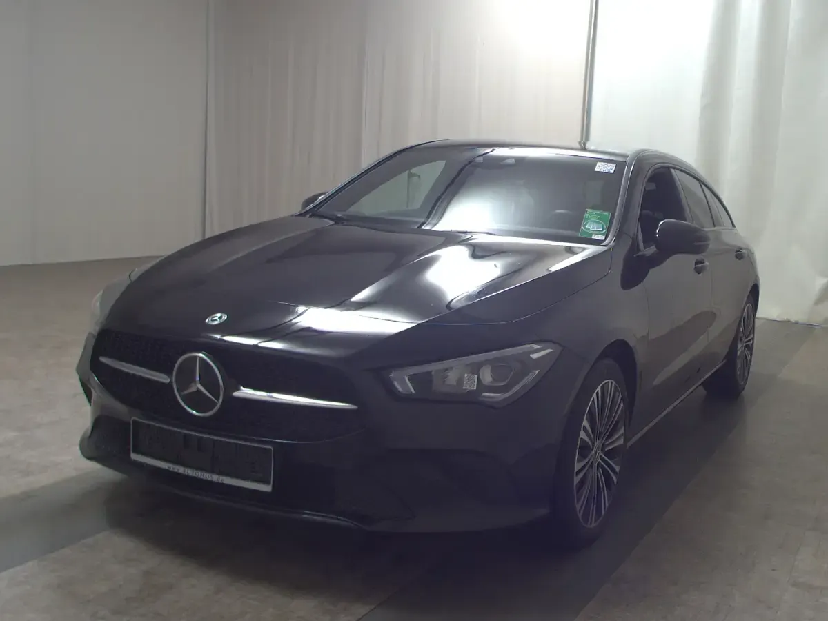 Gebraucht Mercedes CLA200 Shooting Brake Progressive 150 PS (110 kW) 2023 Schwarz Kombi