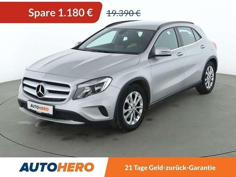Silber Gebraucht 2016 Mercedes GLA200 Style SUV | 17.840 € (Guter Preis) - Bild 1/3