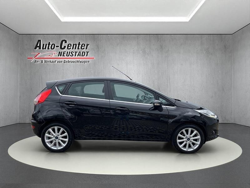 Gebraucht Ford Fiesta Titanium 120 PS (88 kW) 2015 Schwarz Kleinwagen